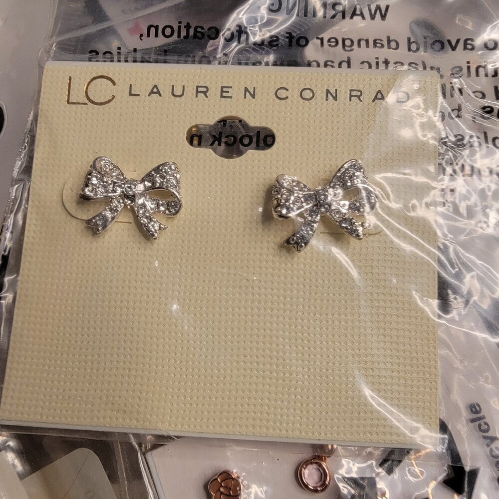 25 Pairs of earrings, New Packaged on cards - Picture 8 of 10